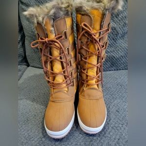 NWOT Winter Boots 👢